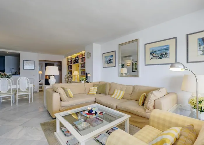 Lejlighed - Car Included